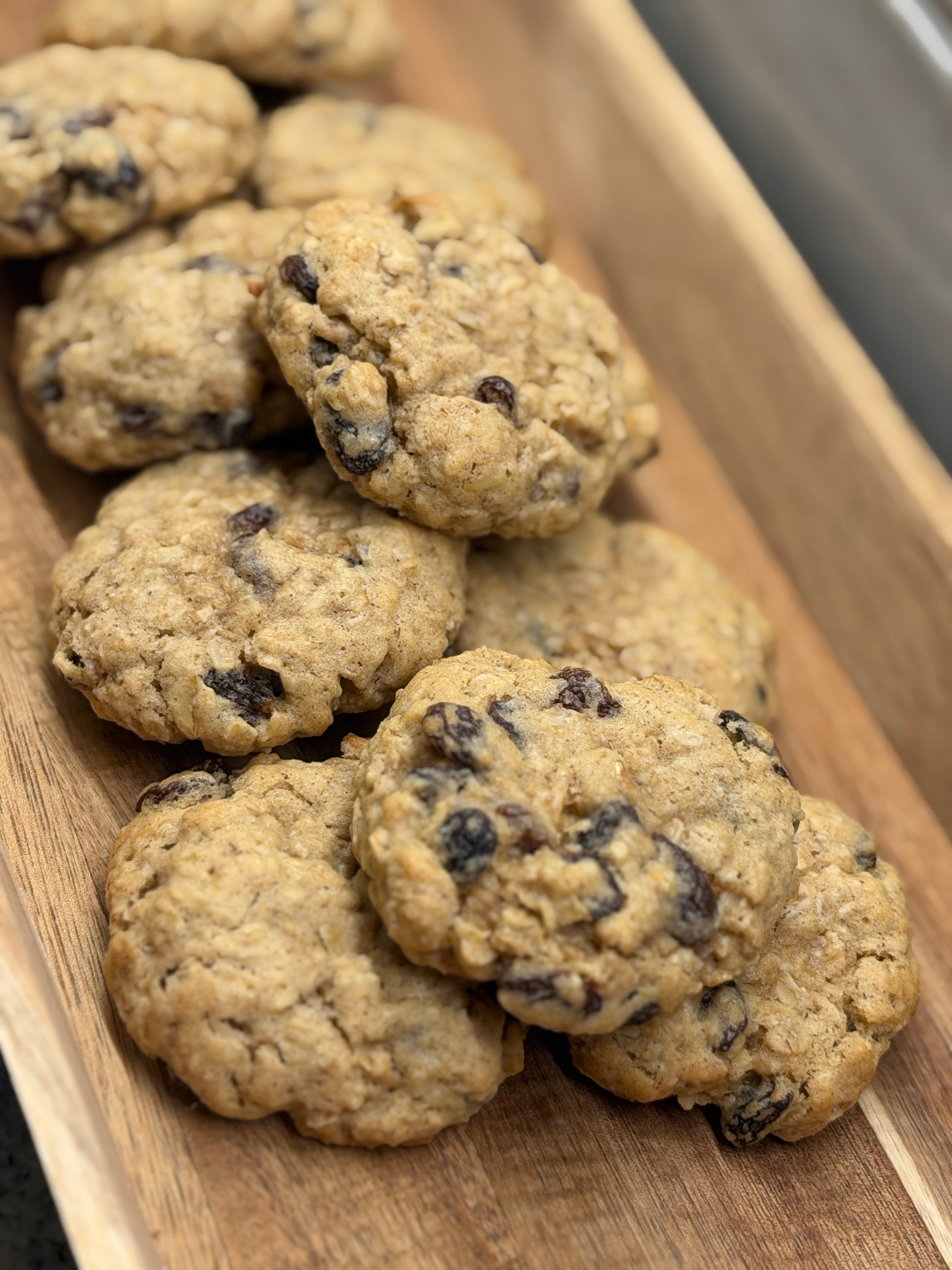 Chewy Oatmeal Raisin Cookies